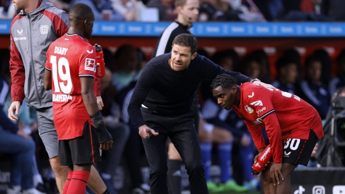 Huyền thoại Liverpool trở thành hiện tượng ở Bundesliga - Bóng Đá