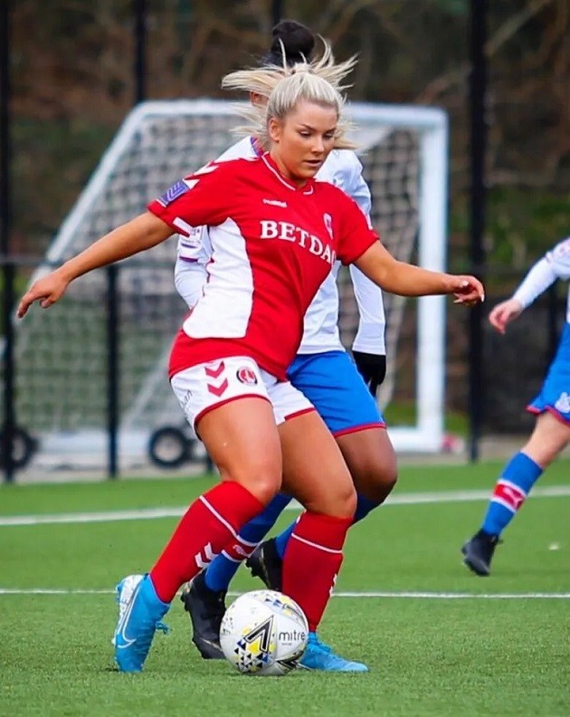 WRIGHT MOVE Football fans all switch team to Leyton Orient Women after learning who their latest signing is - Bóng Đá