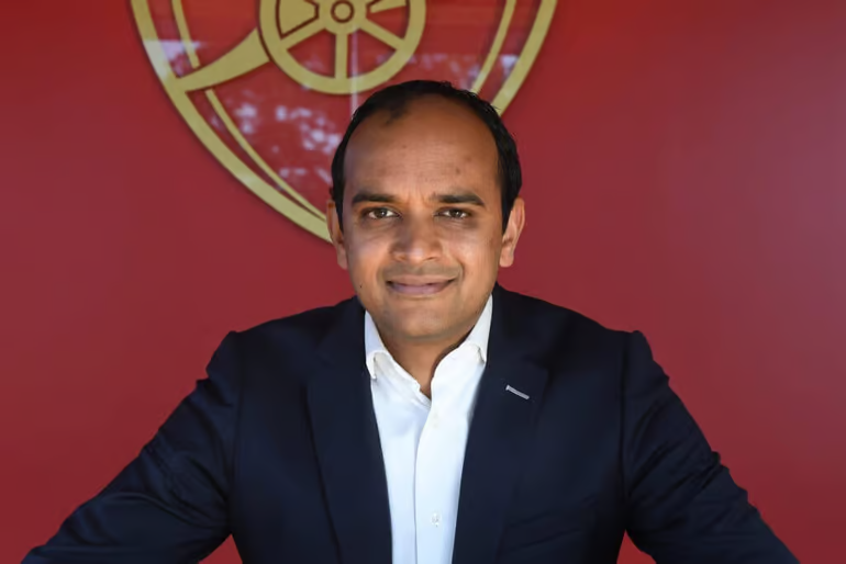 David Ornstein + Fabrizio Romano:  Arsenal chief executive Vinai Venkatesham to exit role next summer. - Bóng Đá