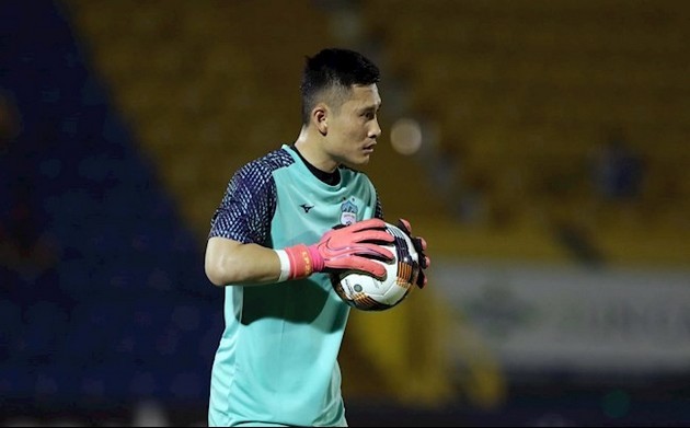 Cầu thủ lò Arsenal đến V-League; Cựu sao HAGL bị 'chơi khăm'; ĐT Việt Nam gút danh sách đấu Trung Quốc - Bóng Đá