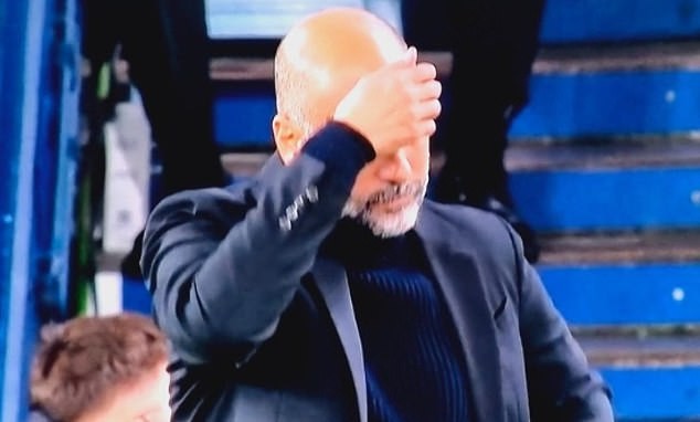 Pep Guardiola looks unhappy with Ederson after goalkeeper attempts Cruyff turn during Champions League clash against Crvena Zvezda - Bóng Đá