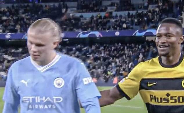 Young Boys defender Mohamed Ali Camara had the cheek to ask Erling Haaland for his shirt during the half-time break - Bóng Đá