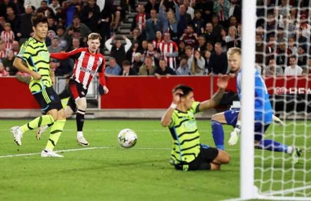 Nelson tỏa sáng, Arsenal nhọc nhằn vượt qua Brentford - Bóng Đá
