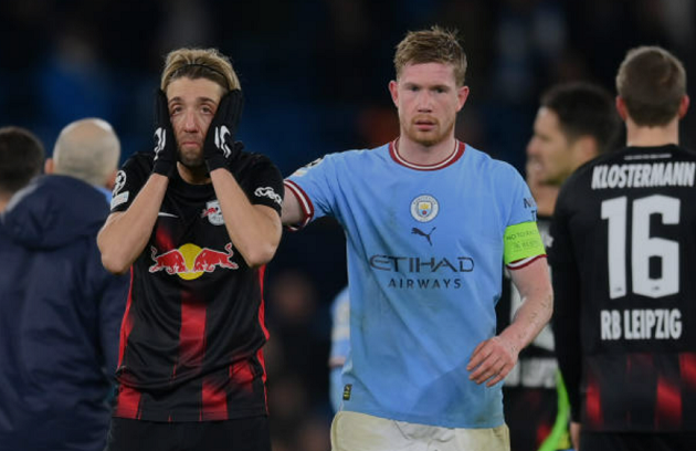 Một mình Haaland ghi 5 bàn, đưa Man City vào Tứ kết - Bóng Đá