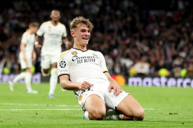 Bùng nổ 10 phút cuối, Real duy trì mạch toàn thắng - Bóng Đá