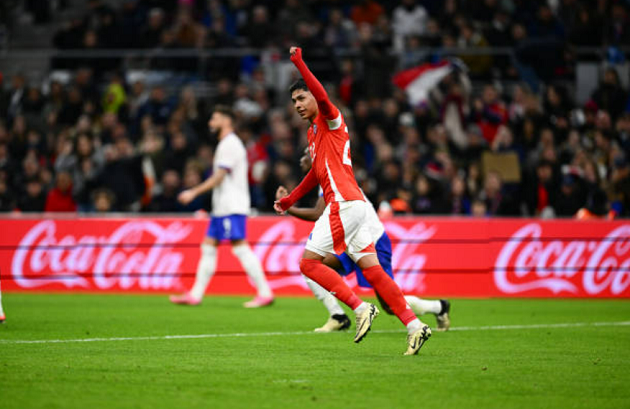 Nunez tỏa sáng, Uruguay vẫn thúc thủ trước đẳng cấp của Pháp - Bóng Đá