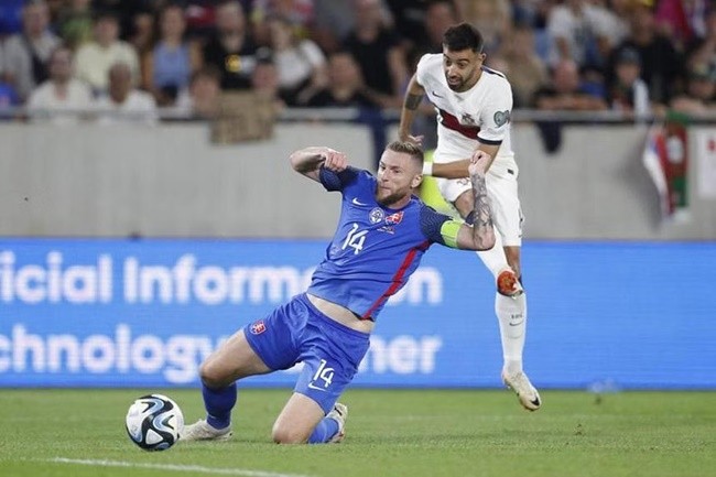 Thay Ronaldo, Bruno 'gánh team' Bồ Đào Nha - Bóng Đá