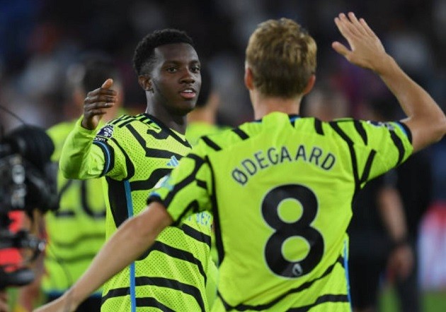 Nketiah hóa Welbeck trong chiến thắng của Arsenal - Bóng Đá