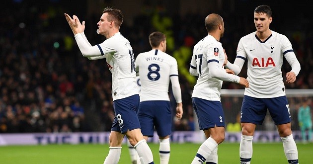 Alejandro Garnacho spotted getting Uber to Man Utd training - Bóng Đá