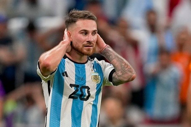 Cristiano Ronaldo’s entourage ‘splashing out £250k a month - Bóng Đá