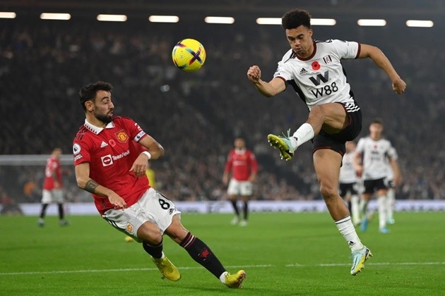 Ten Hag và Bruno gây chú ý - Bóng Đá