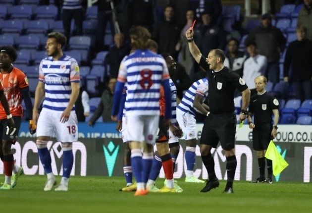 Andy Carroll ‘does the hand of God on a yellow card’ before being SENT OFF - Bóng Đá