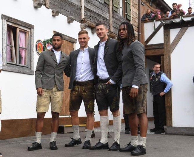 Dele Alli and model girlfriend Cindy Kimberly get matching tattoos and romantic locket - Bóng Đá