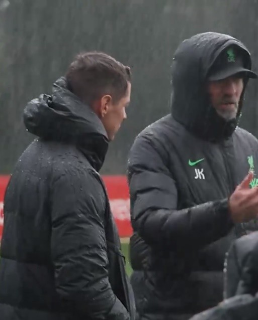 Fernando Torres returns to Liverpool to shadow Jurgen Klopp in training - Bóng Đá