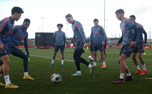 Ronaldo lấy lại thể diện trước đồng đội - Bóng Đá