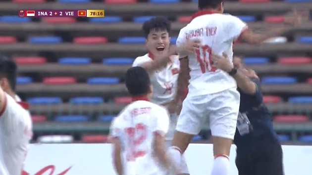 TRỰC TIẾP U22 Indonesia 2-2 U22 Việt Nam (H2): Phản lưới nhà - Bóng Đá