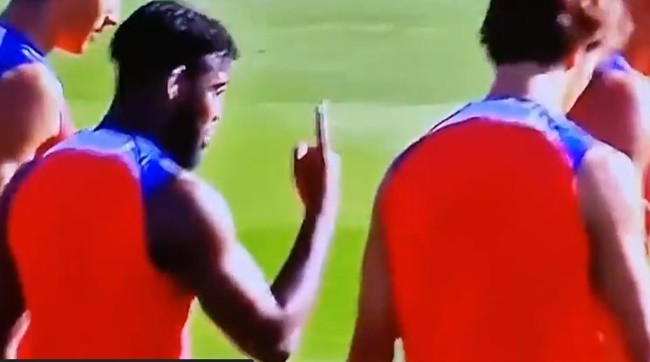 Felix tức giận trên sân tập - Bóng Đá