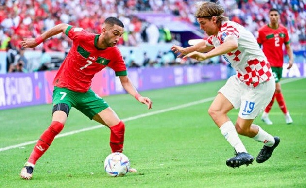 Casemiro át vía Gavi, CĐV Man Utd hóa rồ - Bóng Đá