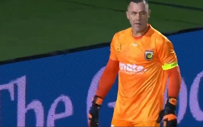 Patrick Wood lỡ cơ hội ngon ăn - Bóng Đá