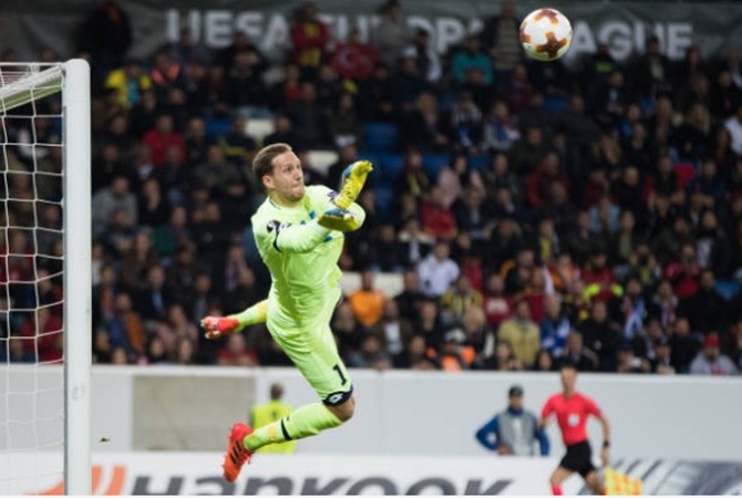 Con gái huyền thoại Alan Shearer khoe sắc - Bóng Đá