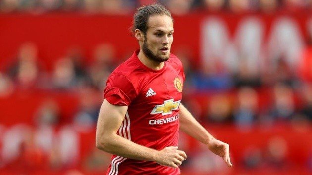 Pep khiến CĐV phì cười vì hành xử độc lạ với 2 sao Liverpool - Bóng Đá