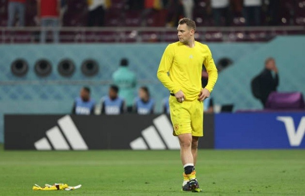 Sân vận động St Mary's chìm trong khói lửa - Bóng Đá