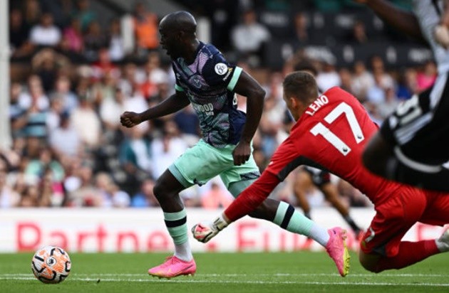 10 khoảnh khắc gây tranh cãi nhất trong lịch sử Premier League - Bóng Đá