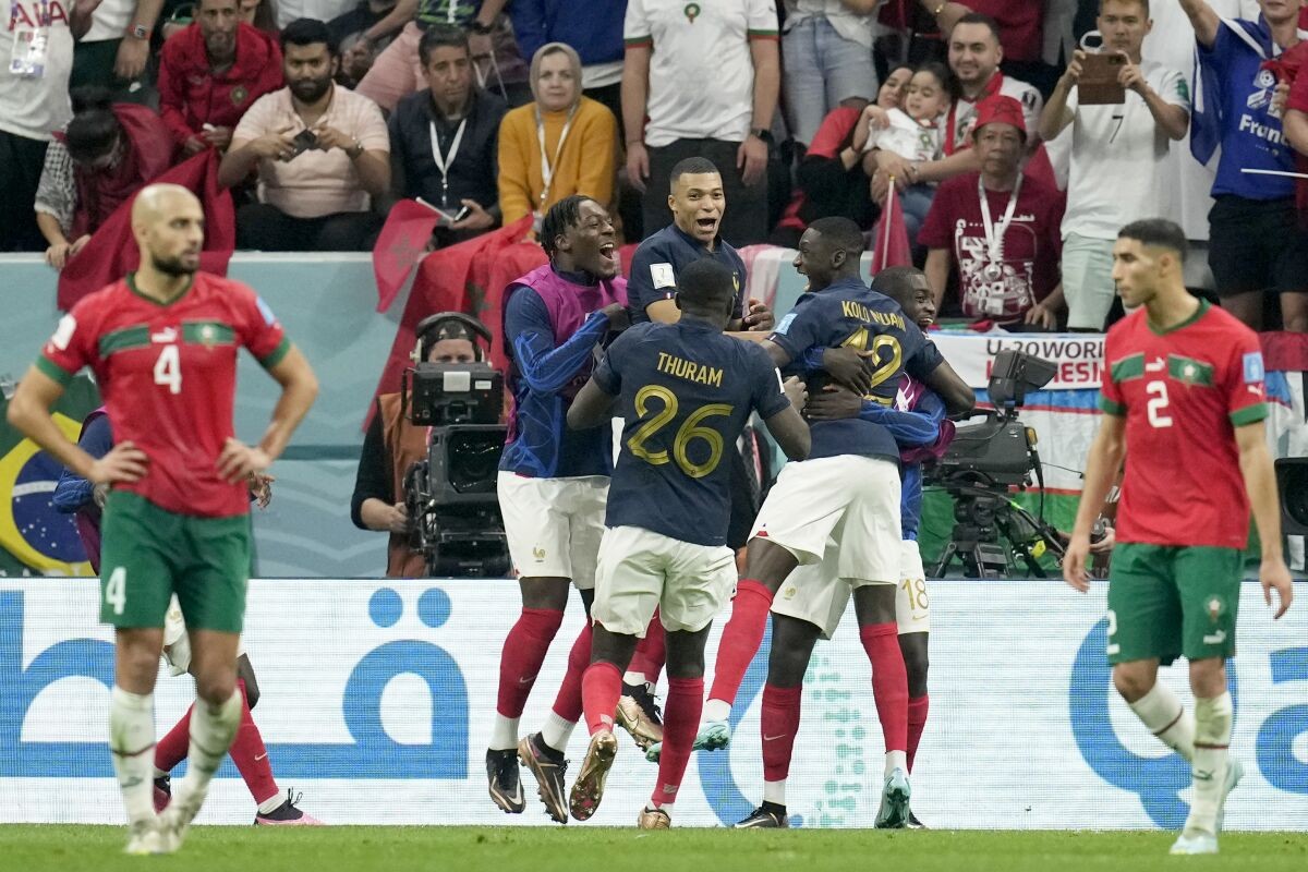 Griezmann và hình ảnh kinh dị đưa Pháp vào chung kết - Bóng Đá