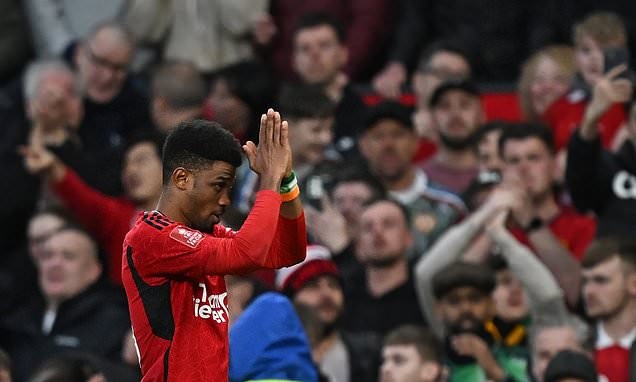 Manchester United captain Bruno Fernandes demands rule change after Amad Diallo red card in FA Cup win over Liverpool - Bóng Đá