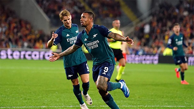 Ai sẽ thay thế vị trí của Bukayo trong trận tiếp đón Man City? - Bóng Đá