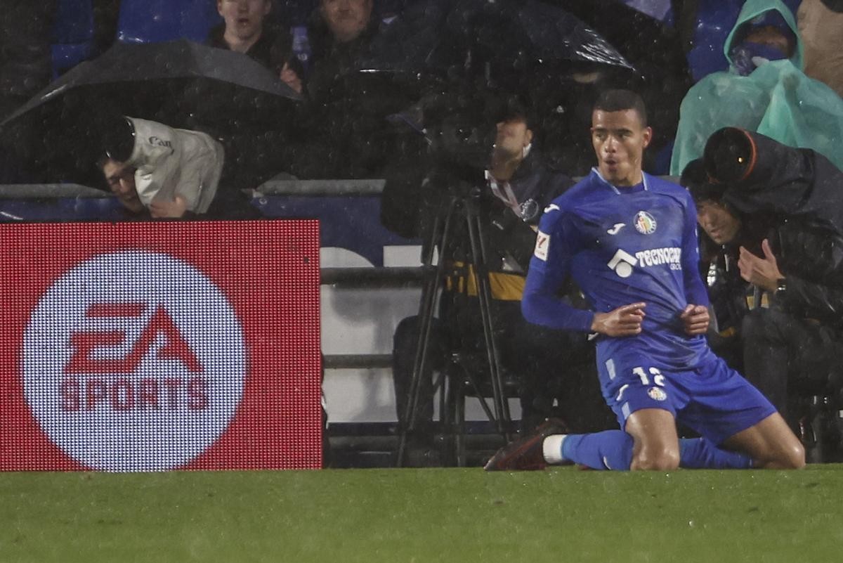 Mason Greenwood lại ghi bàn - Bóng Đá