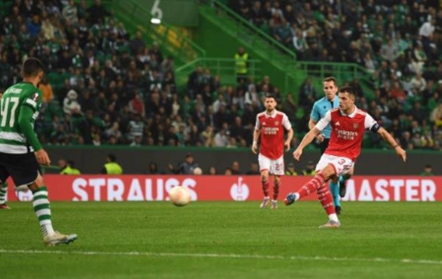 Odegaard cứu rỗi Arsenal trong ngày Tomiyasu hóa 'báo thủ' - Bóng Đá