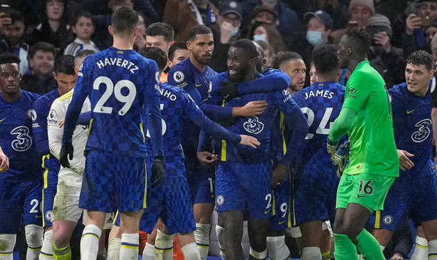 Lukaku vận hết sức tách Rudiger khỏi xung đột - Bóng Đá
