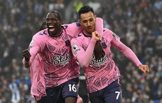 Cuộc đua trụ hạng Premier League 'căng như dây đàn' - Bóng Đá