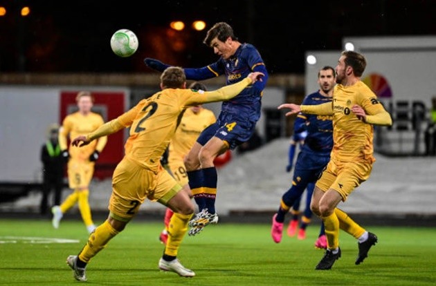 Cản 2 penalty + 17 cứu thua, thủ môn hay nhất World Cup lộ diện - Bóng Đá