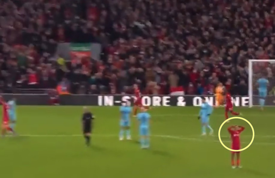 Ở tuổi 77, huyền thoại Jimmy Greaves đi xe lăn cổ vũ Tottenham trước trận đại chiến - Bóng Đá