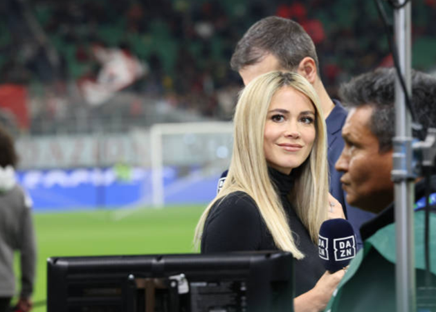 Vợ Karius khiến CĐV Sevilla phát cuồng - Bóng Đá