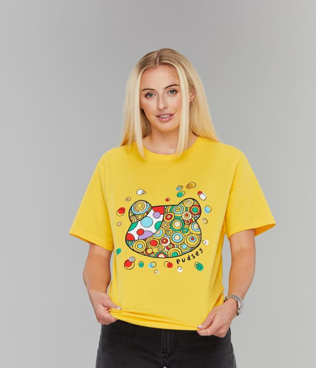 Sao nữ Man City diện đồ tinh tế, khoe vòng 2 trắng nõn nà - Bóng Đá