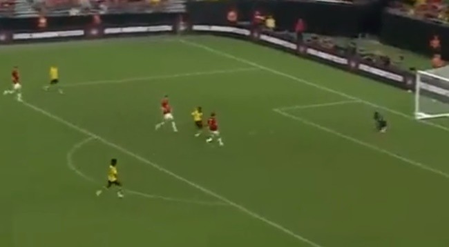 Toàn cảnh Maguire khiến Onana tức giận - Bóng Đá