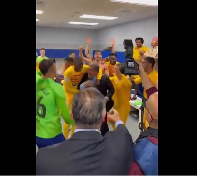 Ramsdale cưới vợ - Bóng Đá