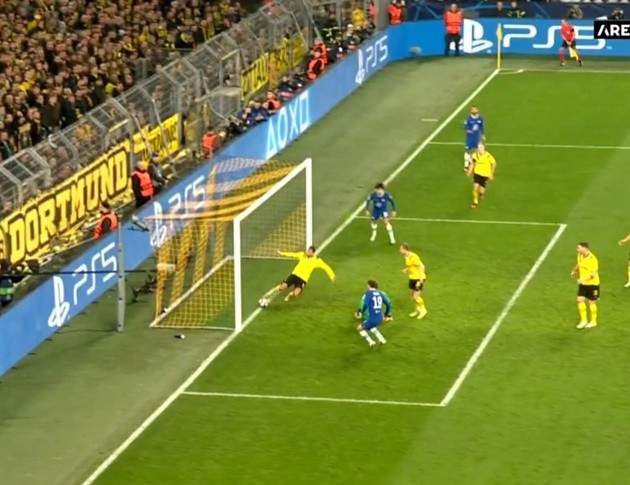 Jordi Alba breaks down in tears - Bóng Đá