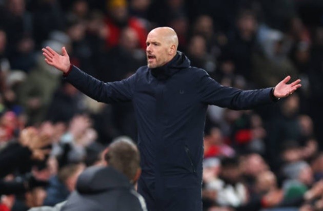 Malo Gusto SENT OFF for horror tackle on Aston Villa’s Lucas Digne - Bóng Đá