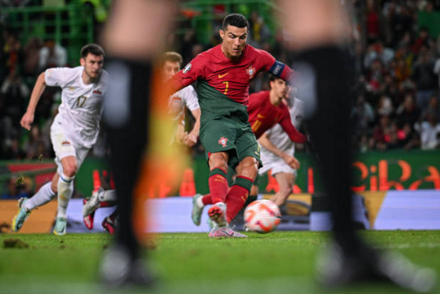 Bóng chết vẫn là mỏ vàng để Ronaldo khai thác - Bóng Đá