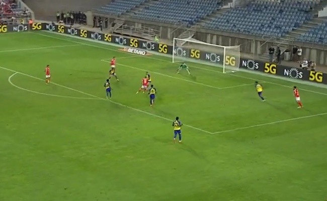 Di Maria biến Ronaldo thành trò hề - Bóng Đá