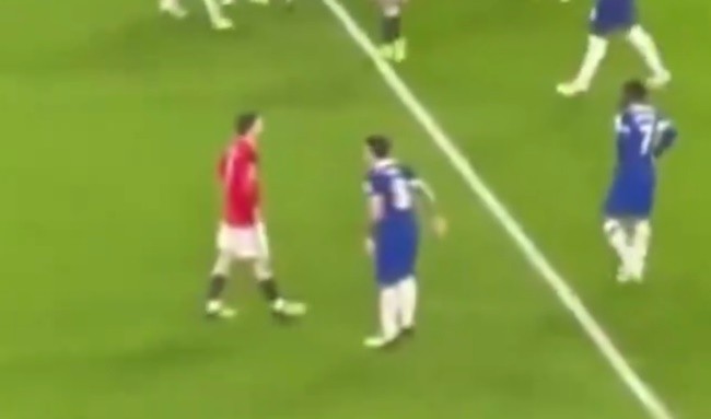 Mount đụng độ nảy lửa với Enzo - Bóng Đá