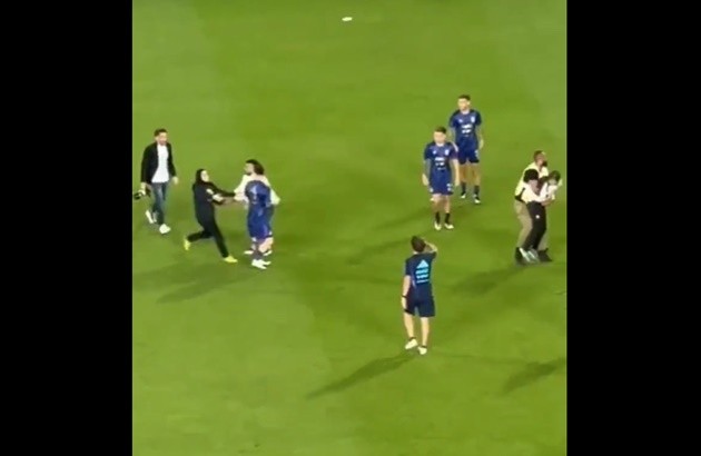 Messi vung chân khiến UAE dậy sóng - Bóng Đá