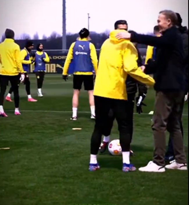 Nụ cười trở lại nơi Jadon Sancho - Bóng Đá