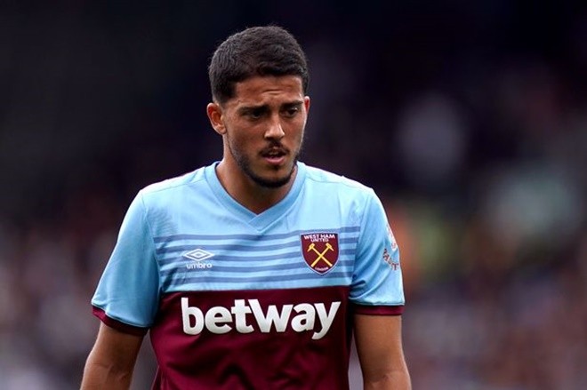 Jack Grealish’s girlfriend Sasha Attwood puts on leggy display - Bóng Đá