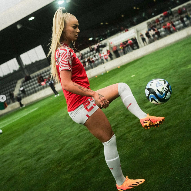 Alisha Lehmann vào vai 