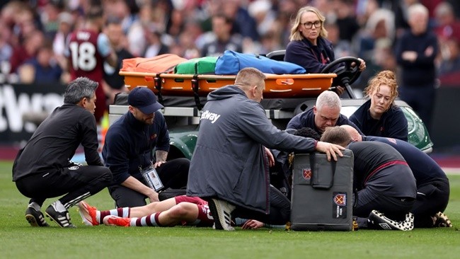 WEST HAM UNITED teenager George Earthy was rushed to hospital after suffering a serious injury - Bóng Đá
